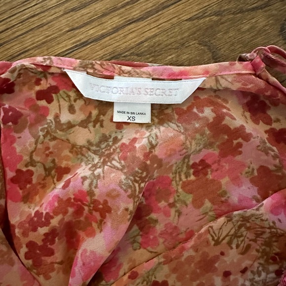 Victoria Secret - Picture 3 of 3